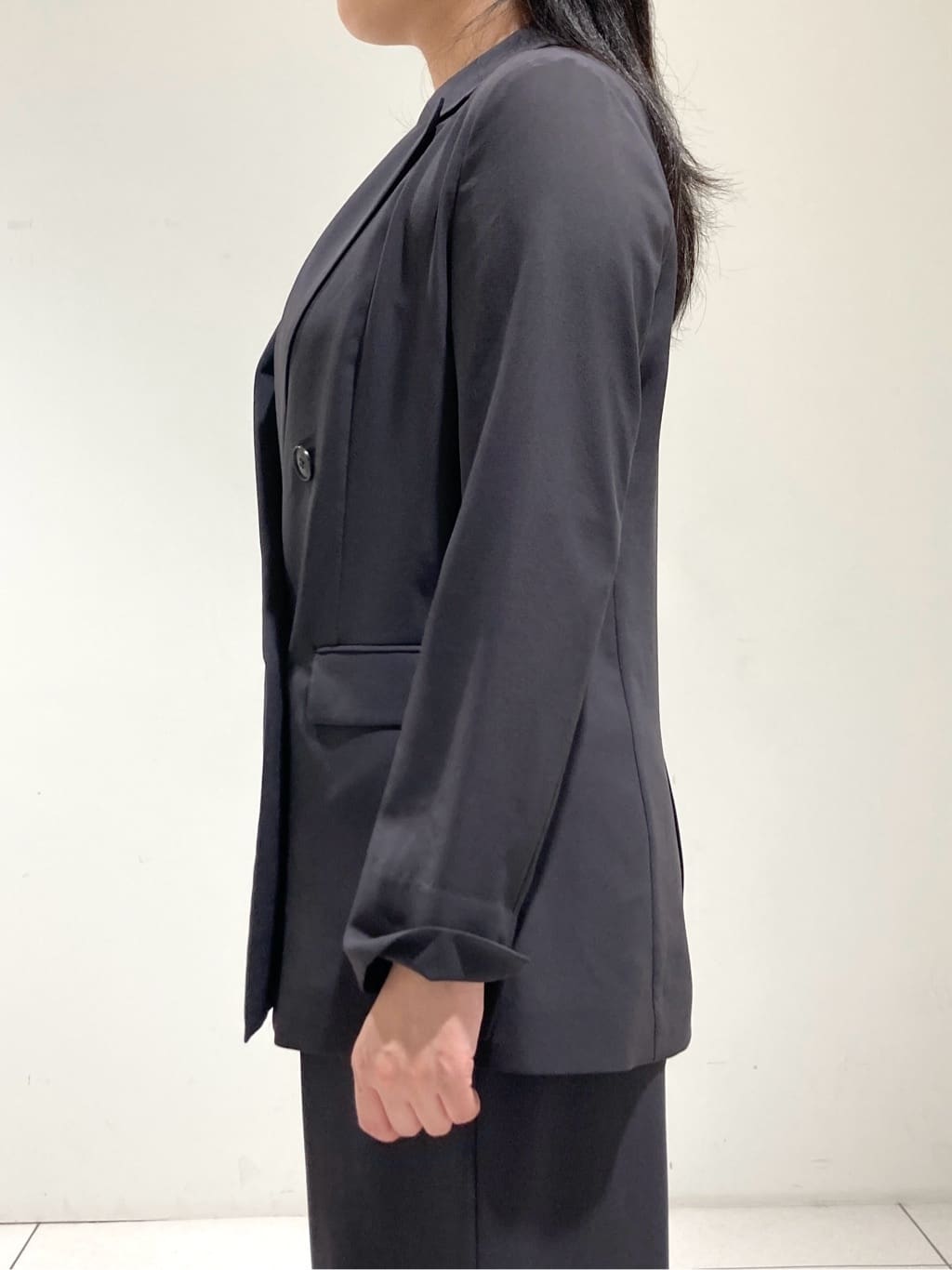 momokoさんの「INDIVI｜【軽く羽織れる！】ダブルジャケット」を使ったコーディネート