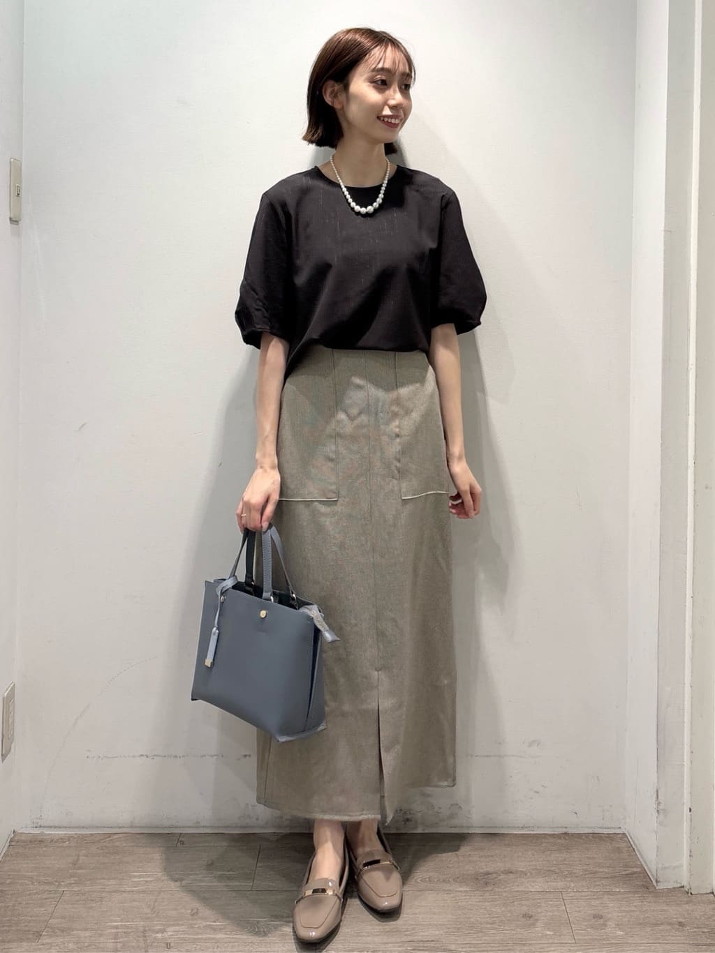 ぶまりんさんの「OPAQUE.CLIP｜ストレッチダブルポケットタイトスカート【洗える】」を使ったコーディネート