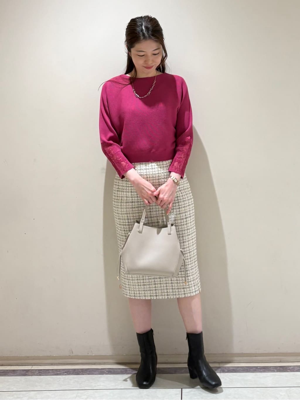 sakiさんの「COUP DE CHANCE｜◆【手洗い可】オーガンジー刺しゅうニットトップス」を使ったコーディネート