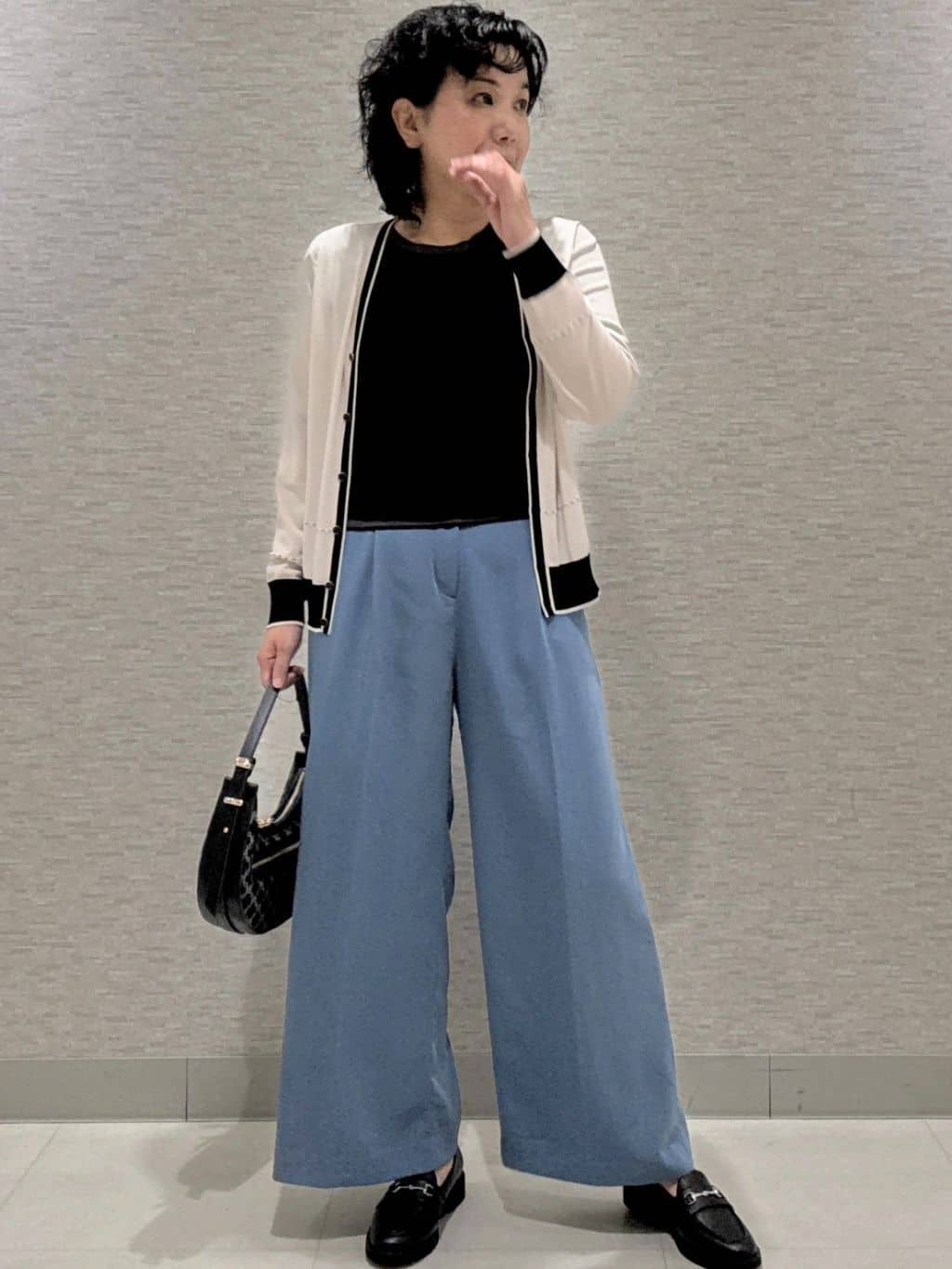 KOJIMAさんの「Reflect｜【WEB先行カラーあり／手洗い可／アンサンブル可】バイカラー五分袖ニット」を使ったコーディネート