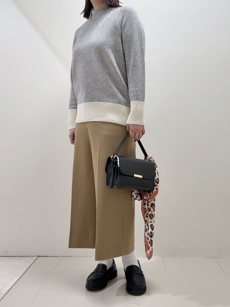 YUIさんの「UNTITLED｜【重ね着もおすすめ/洗える】ウールカシミヤ クルーネックニット」を使ったコーディネート