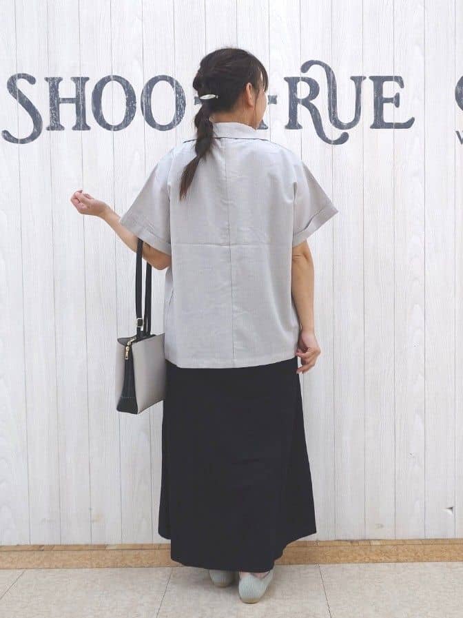 とろろさんの「SHOO･LA･RUE｜【S-LL】さらりと着たい大人のための 麻調半袖ジャケット」を使ったコーディネート