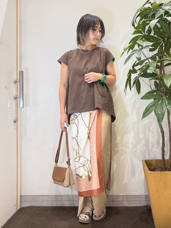 misakiさんの「SHOO･LA･RUE｜【S-LL/体型カバー】インせずサマ見え レースドッキングトップス」を使ったコーディネート