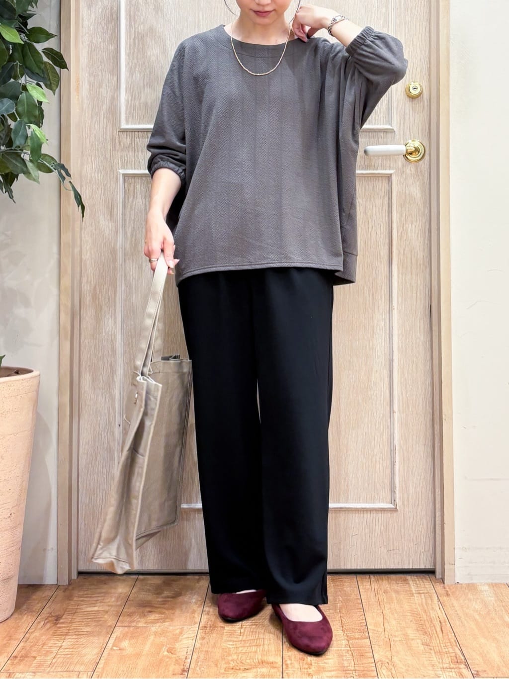 なみさんの「SHOO･LA･RUE｜【S-LL/7分袖】ゆるシルエットが心地よい ドルマントップス」を使ったコーディネート