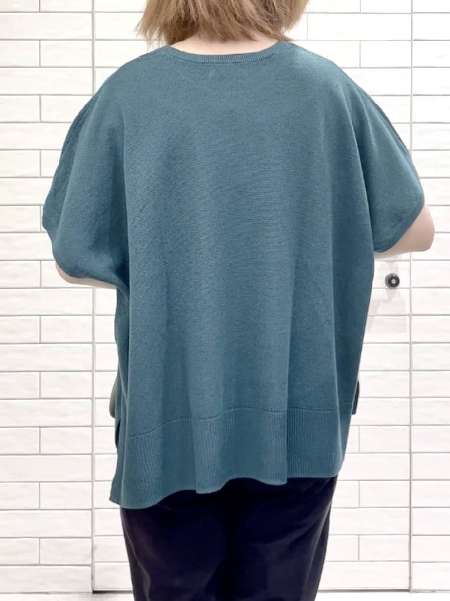 しおりさんの「OPAQUE.CLIP｜《5色展開／S-LLサイズ》リラクシーメッシュニット【洗濯機洗い可】」を使ったコーディネート