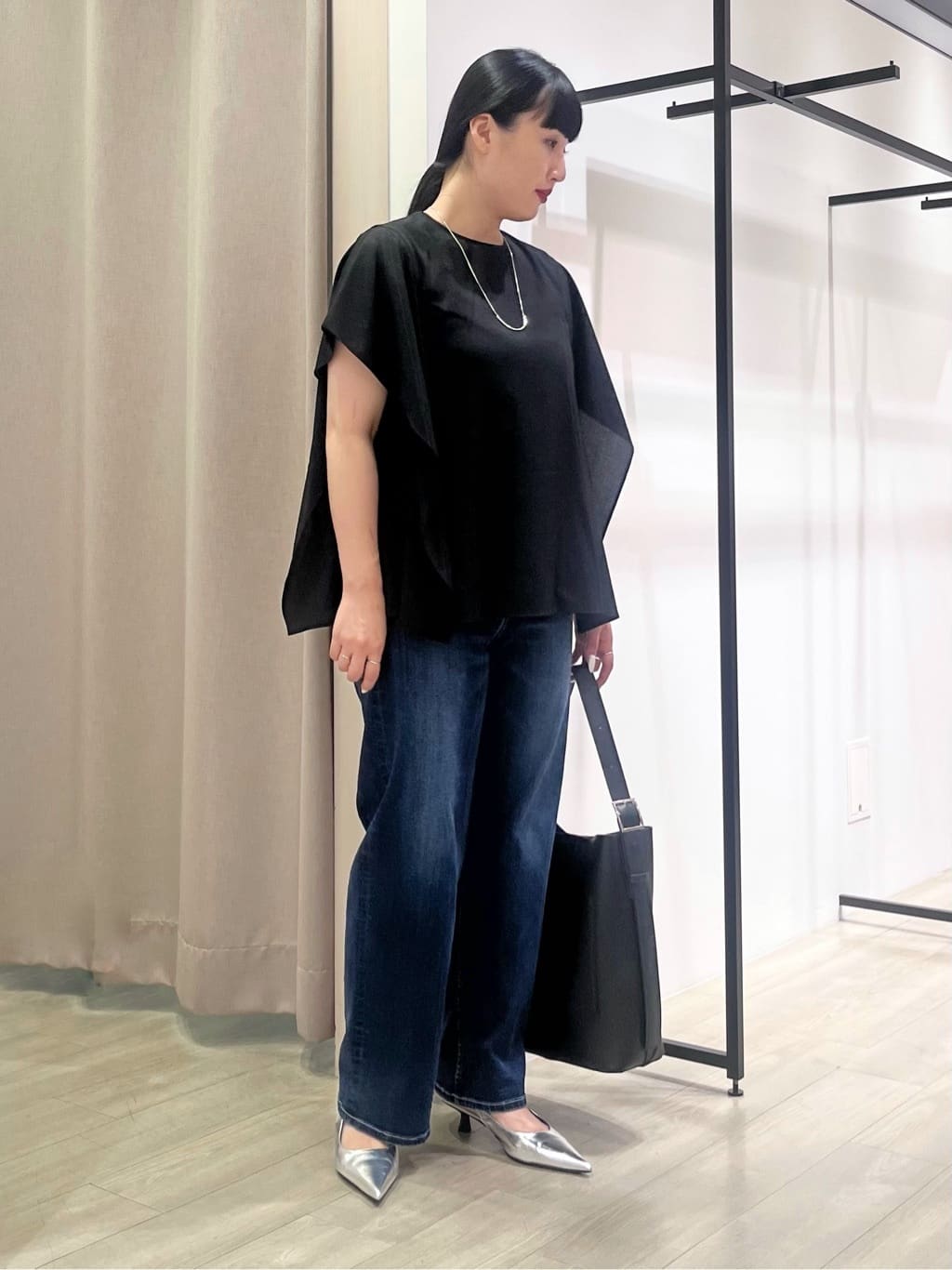 hasuさんの「INDIVI｜【体型カバー】スクエアブラウス」を使ったコーディネート