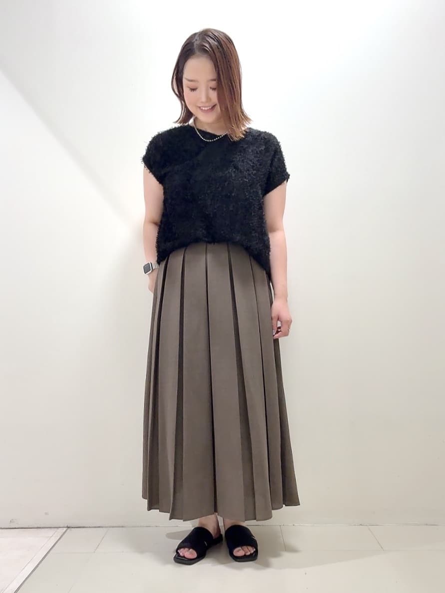 YUIさんの「UNTITLED｜【セットアップ可/洗える】フェザーフレンチスリーブブラウス」を使ったコーディネート