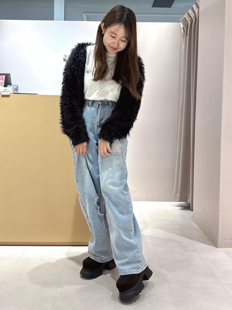 neinaさんの「ESPERANZA｜レースアップバックル厚底ブーツ」を使ったコーディネート