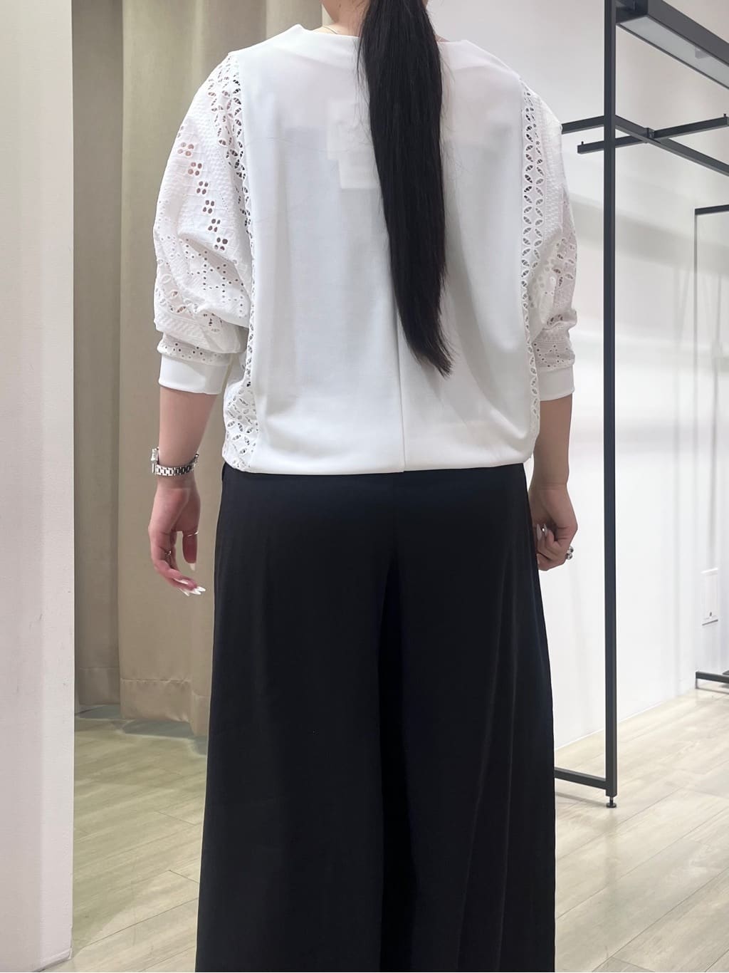 hasuさんの「INDIVI｜【洗える／清涼感◎】ワイドフレアパンツ／スカーチョ」を使ったコーディネート
