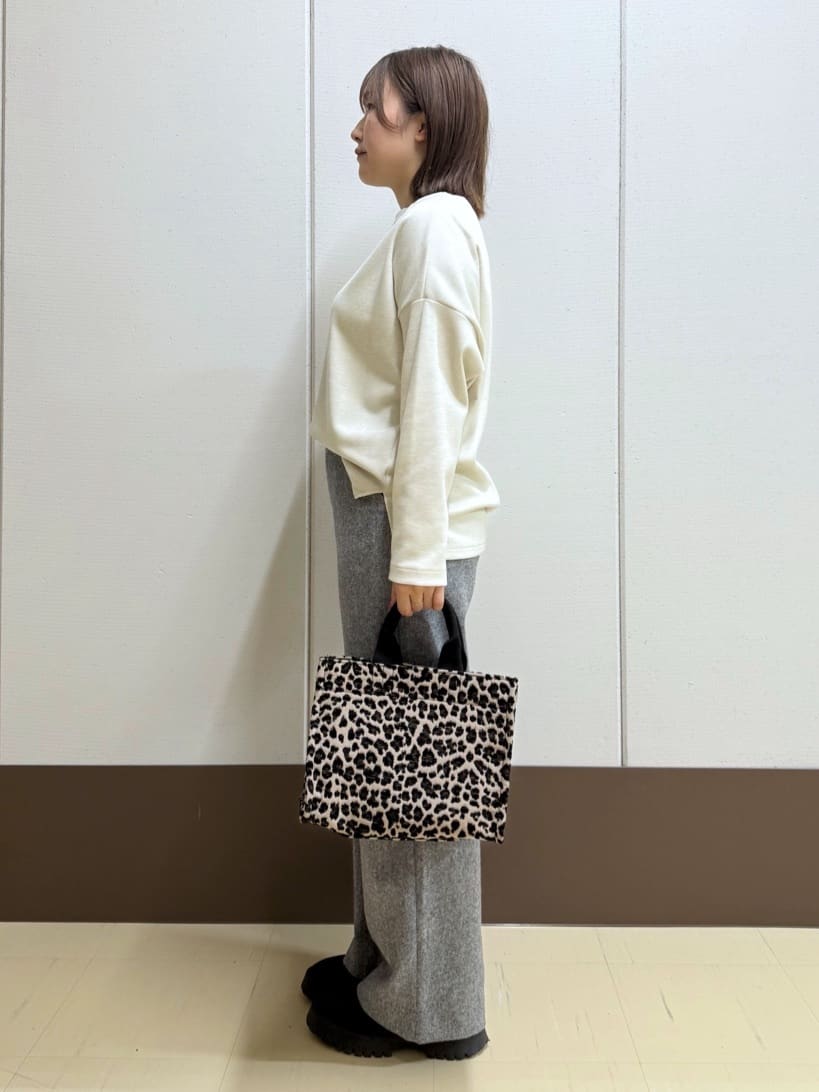Rikoさんの「INDIVI｜【SETUP可能／洗える／UVケア】ライトジャージ ボトルネックトップス」を使ったコーディネート