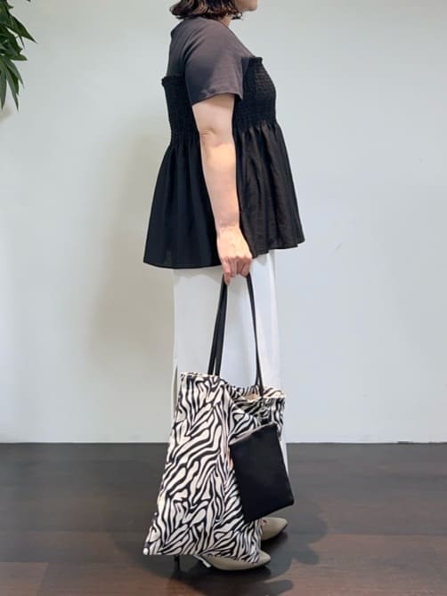 Asamiさんの「UNTITLED｜【コットン100/洗える/Tシャツ】シャーリングドッキングペプラム」を使ったコーディネート