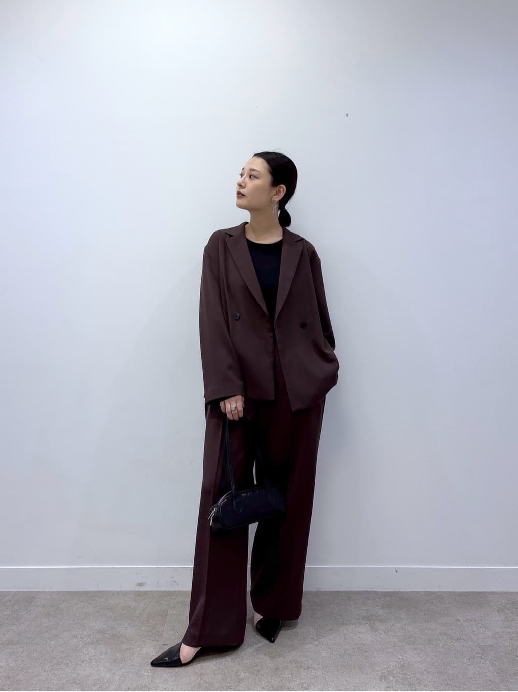 ayanoさんの「INDIVI｜Comfy SET UP｜イージーストレートワイドパンツ【セットアップ対応／通勤/カセット服】」を使ったコーディネート