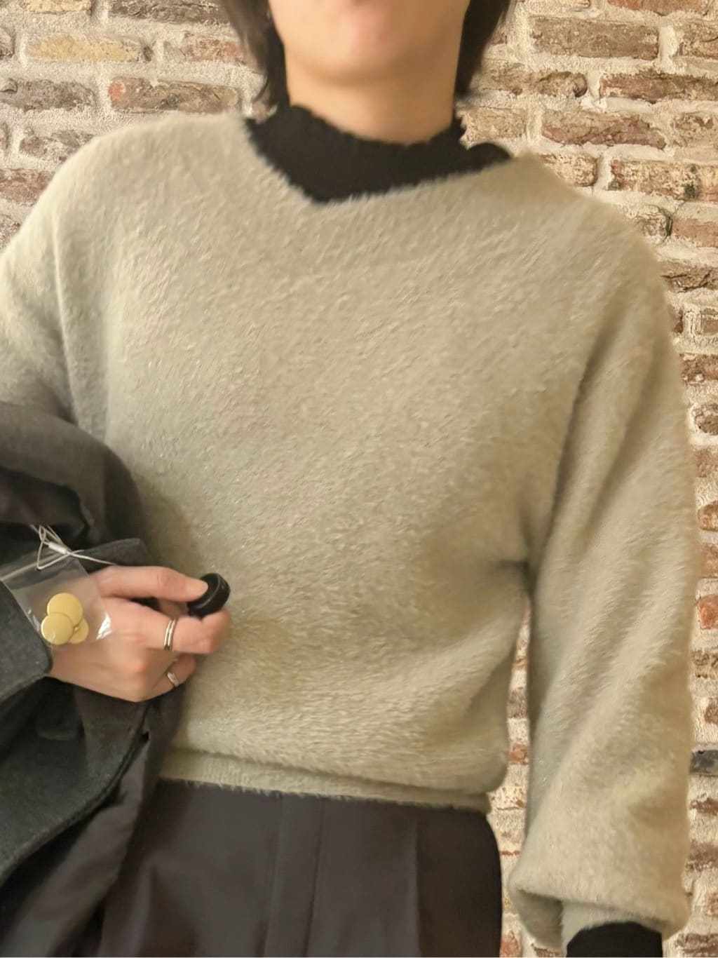 しばさんの「THE SHOP TK｜クラシカルな装い ウールライクスタンドカラーコート」を使ったコーディネート