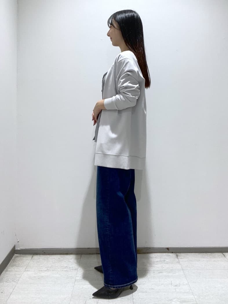 meiさんの「INDIVI｜【褒められデニム】ワイドストレート デニムパンツ」を使ったコーディネート