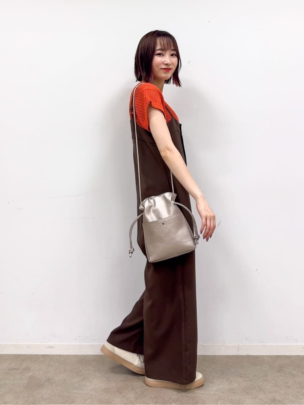 𝐜𝐡𝐢𝐤𝐚さんの「SHOO･LA･RUE｜【S-LL】裾フリンジマクラメVネックニット」を使ったコーディネート