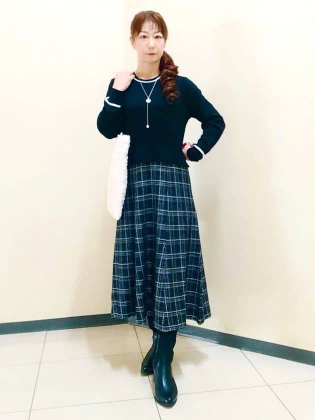 花さんの「Reflect｜【コートインでもすっきり◎】チェック柄ニットドッキングワンピース」を使ったコーディネート