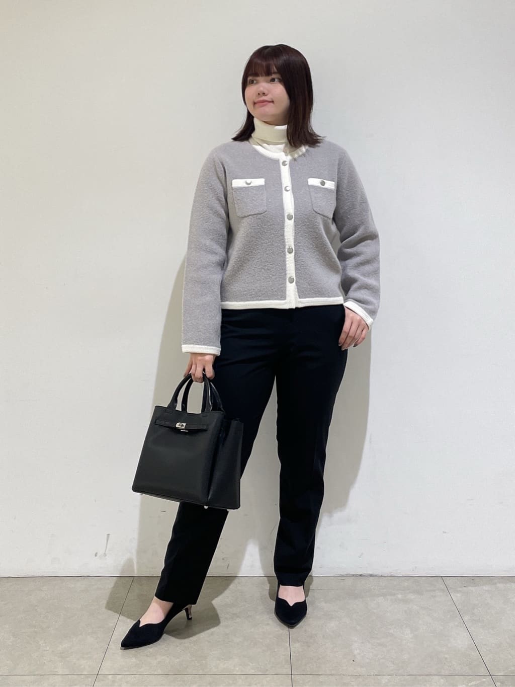 emikaさんの「INDIVI｜【ミニブークレ素材】ジャケットライクカーディガン」を使ったコーディネート