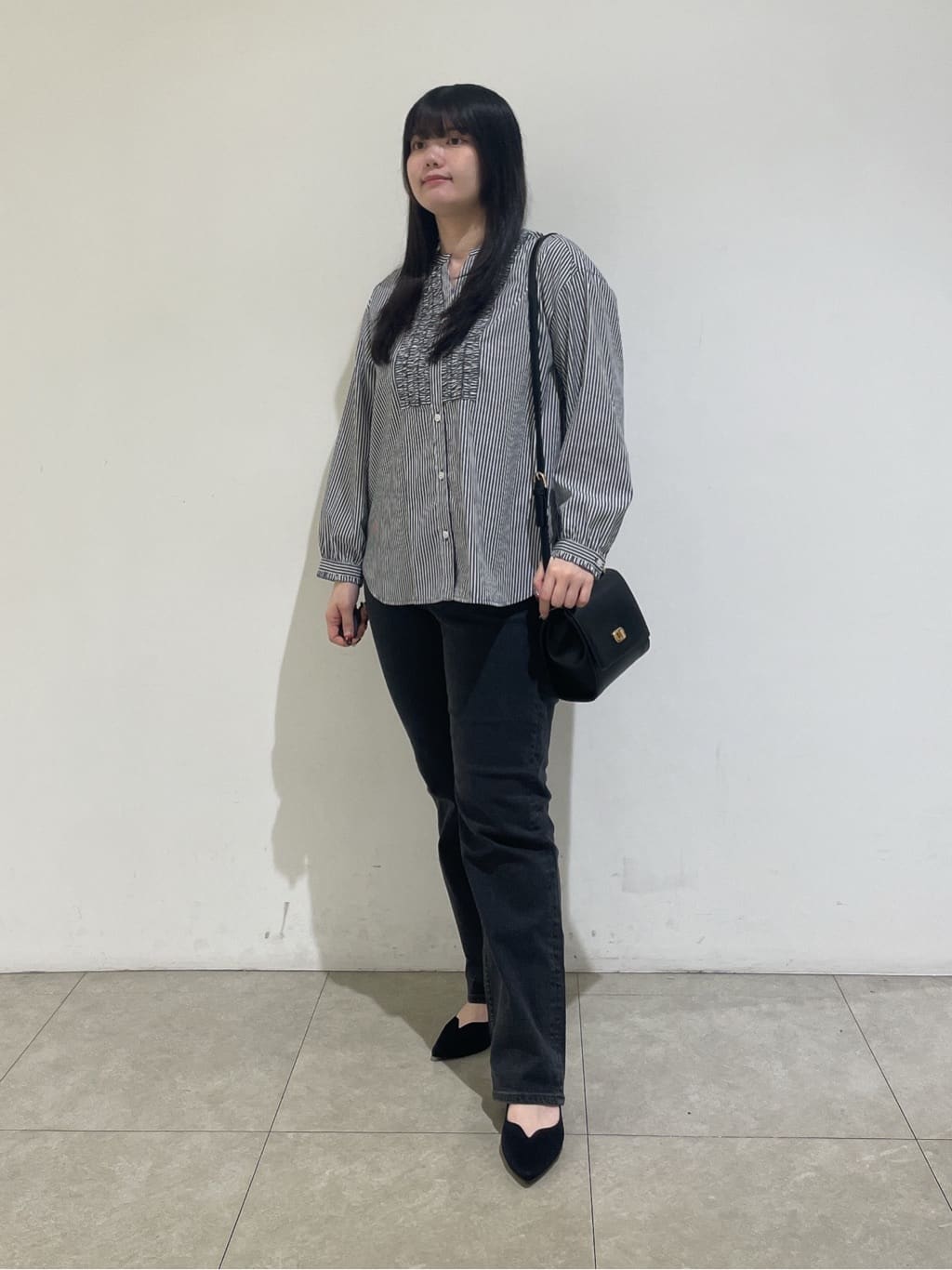 emikaさんの「INDIVI｜【洗える】胸元タックフリル長袖ブラウス」を使ったコーディネート