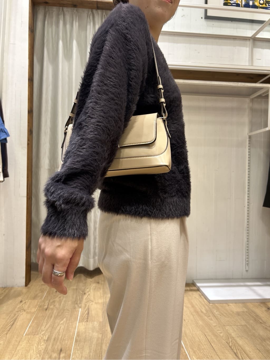 ga_riさんの「THE SHOP TK｜【華やかで柔らか】ふわふわフェザーニット/洗える・前後2WAY」を使ったコーディネート