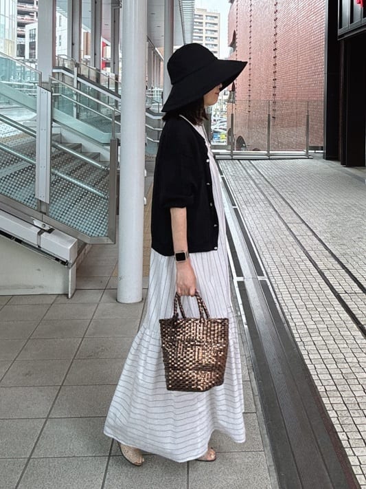 makiさんの「UNTITLED｜メタリックメッシュトート」を使ったコーディネート