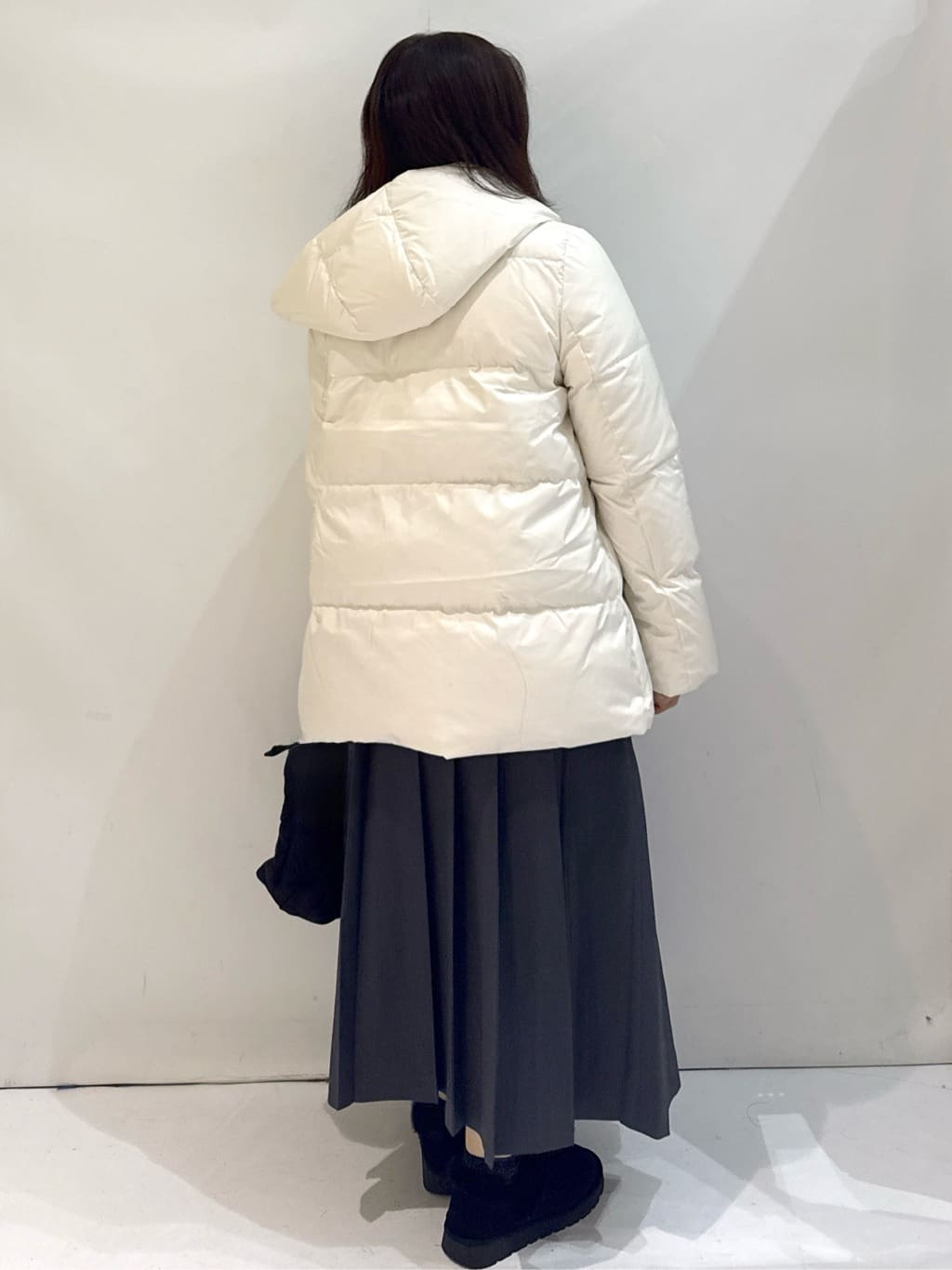 nakkoさんの「OPAQUE.CLIP｜撥水フードミドルダウンコート【防風／抗菌防臭／洗濯機OK】《S～LL》」を使ったコーディネート