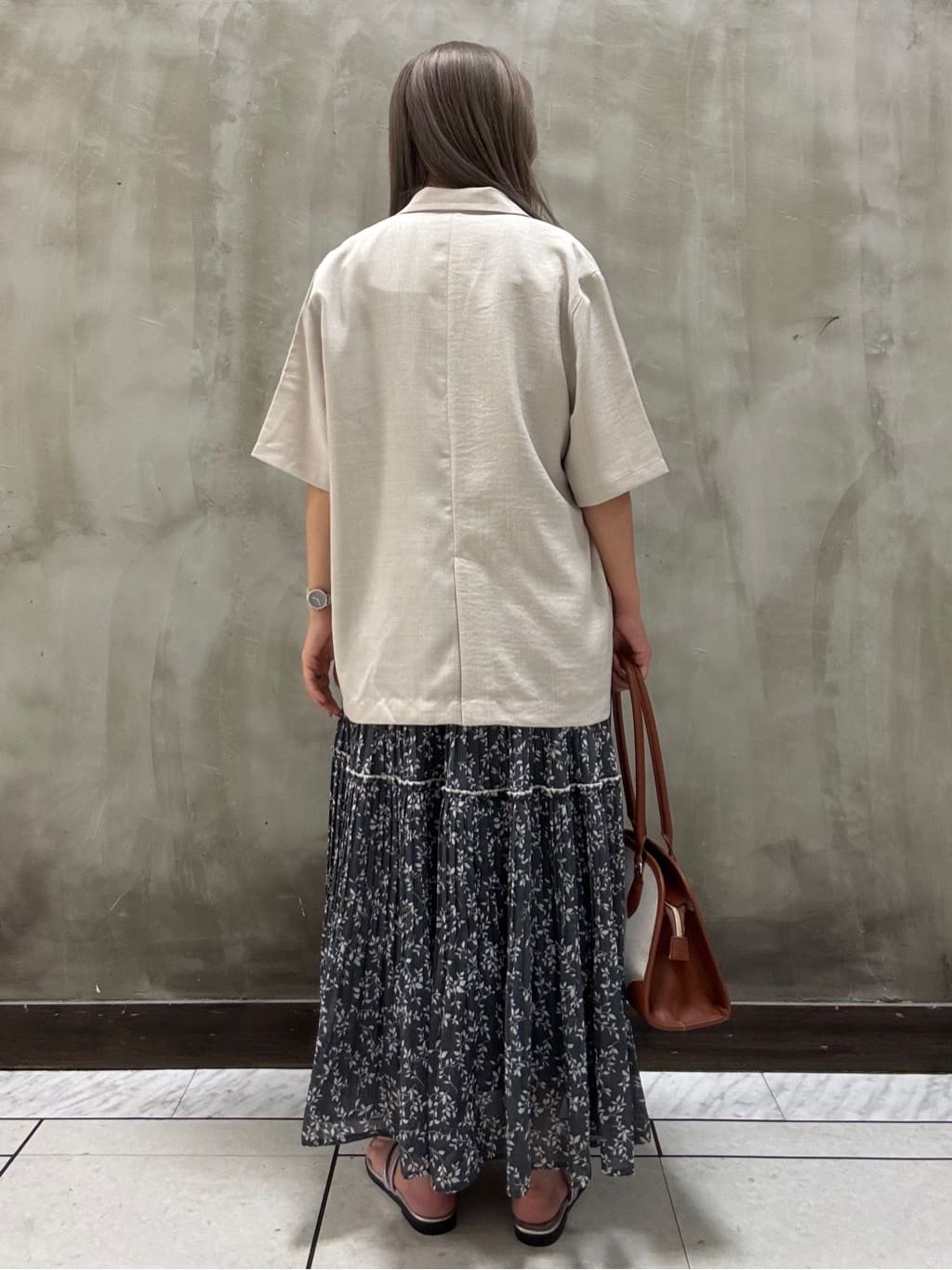 minaさんの「grove｜◆夏の主役シフォンプリントプリーツワンピース」を使ったコーディネート