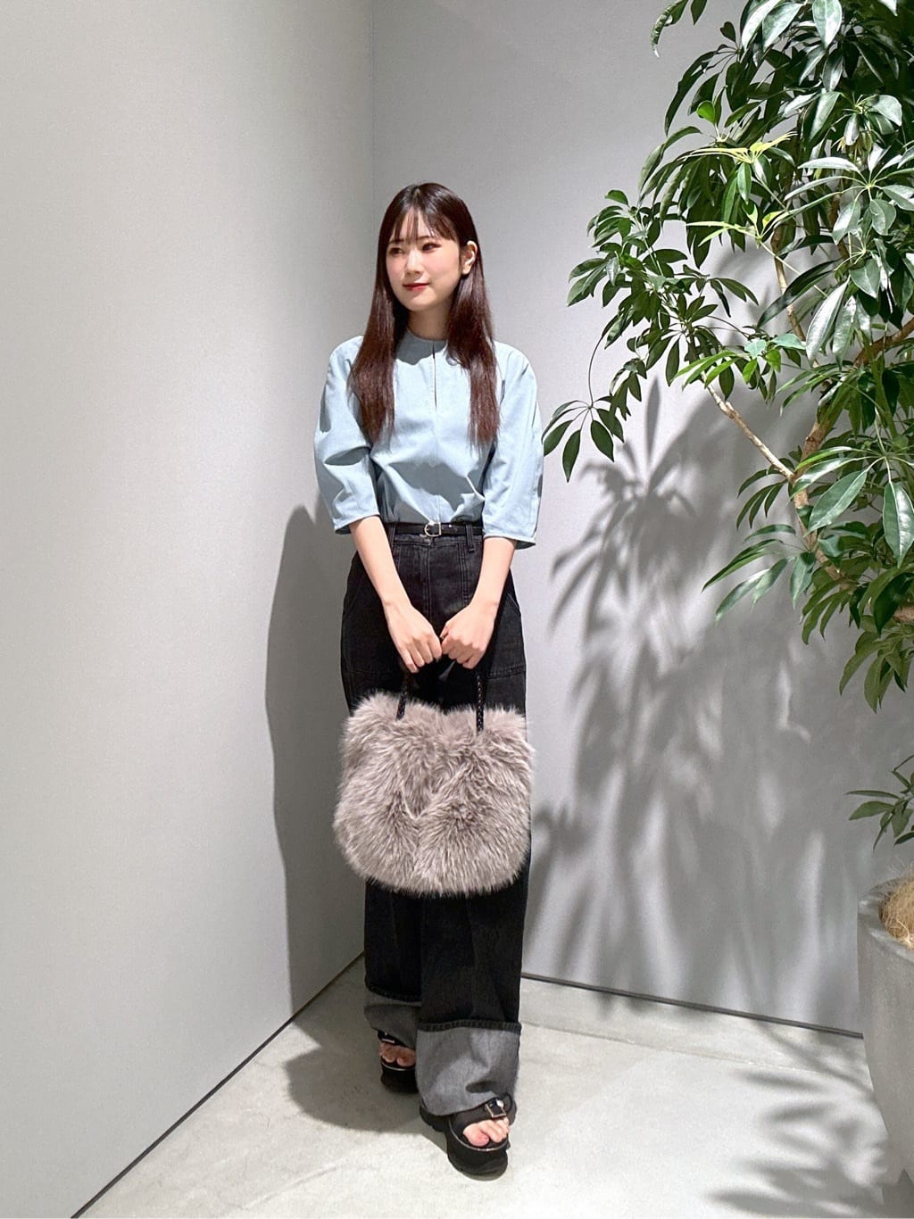 Renoさんの「INDIVI｜ボトルネックブラウス」を使ったコーディネート