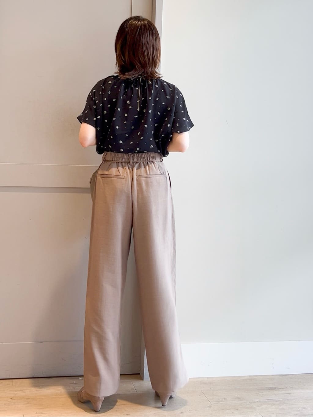 yamakoさんの「grove｜ロープベルトで差がつく 洗練リラックスパンツ」を使ったコーディネート
