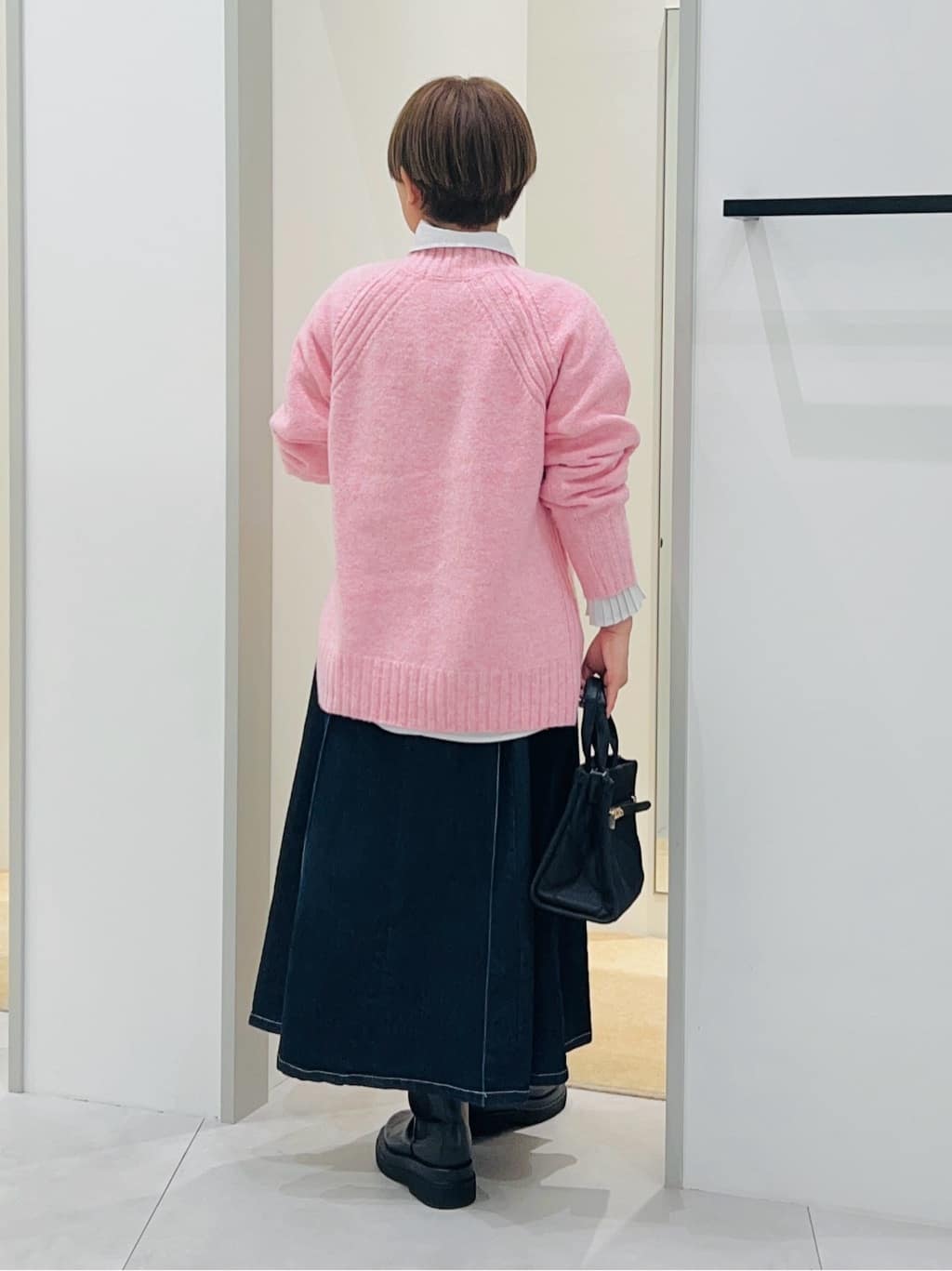 タナさんの「THE SHOP TK｜ふんわり柔らかきれい色 ウール混ハイネックニット」を使ったコーディネート