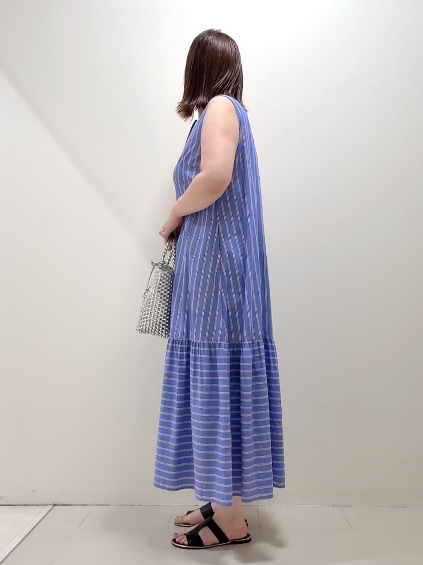 YUIさんの「UNTITLED｜【前開き/洗える】ショート丈シアーシャツ」を使ったコーディネート