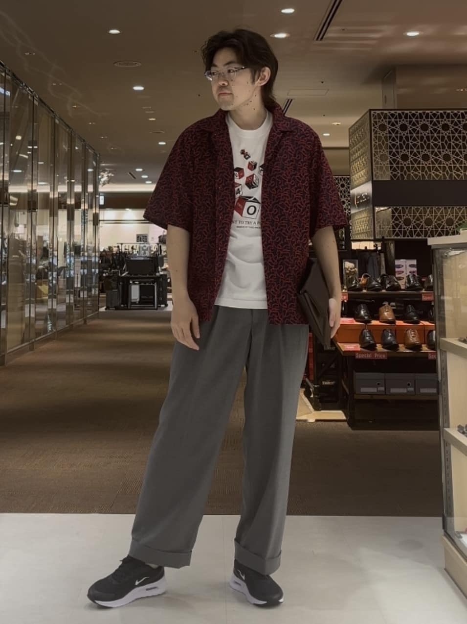 ジュンさんの「TAKEO KIKUCHI｜【2WAY】ショルダー クラッチバッグ」を使ったコーディネート