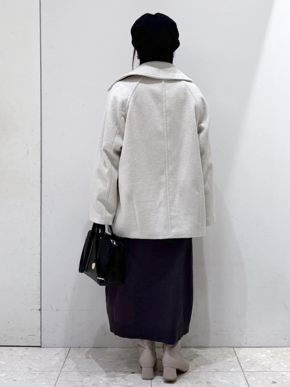 mameさんの「OPAQUE.CLIP｜カシミヤブレンドウールミドルピーコート」を使ったコーディネート
