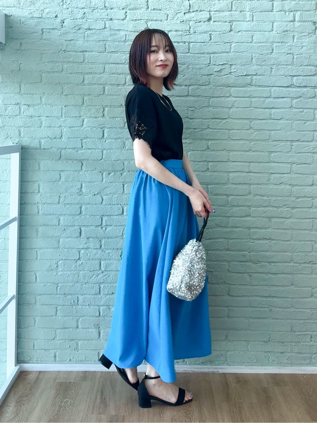 𝐜𝐡𝐢𝐤𝐚さんの「SHOO･LA･RUE｜【S-LL/ひんやり/UV/】大人上品な お袖レースニット」を使ったコーディネート