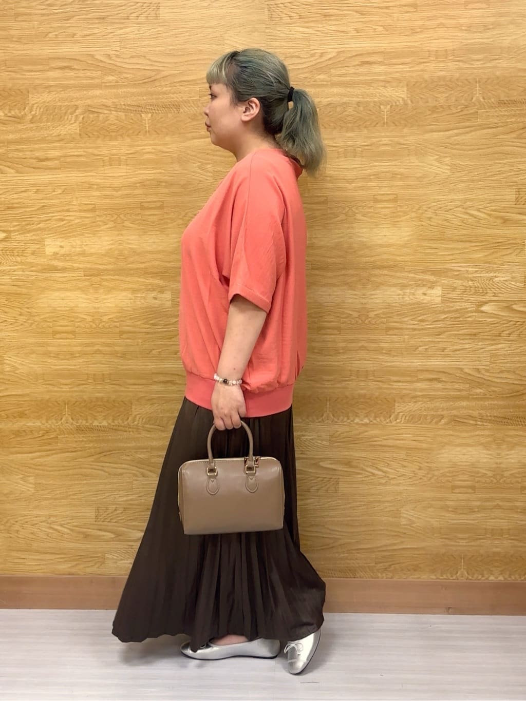 ぁむさんの「SHOO･LA･RUE｜【洗濯後しわになりにくい】さらっとタッチの 5分袖ドルマンブラウス」を使ったコーディネート