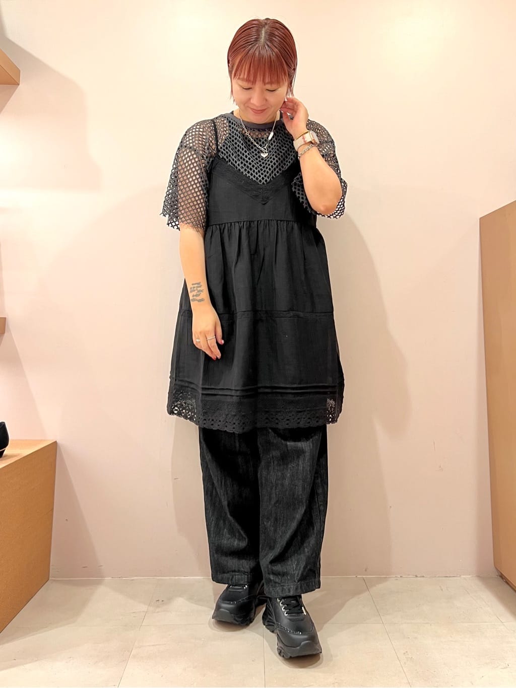 TAKAさんの「ESPERANZA｜グリッターラインスニーカー」を使ったコーディネート