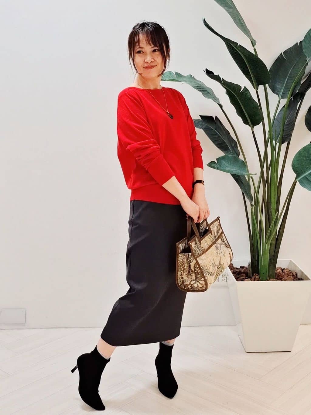 YuKaRiさんの「UNTITLED｜【アンサンブル可/洗える】シルクウールカシミヤ ドルマンスリーブニット」を使ったコーディネート