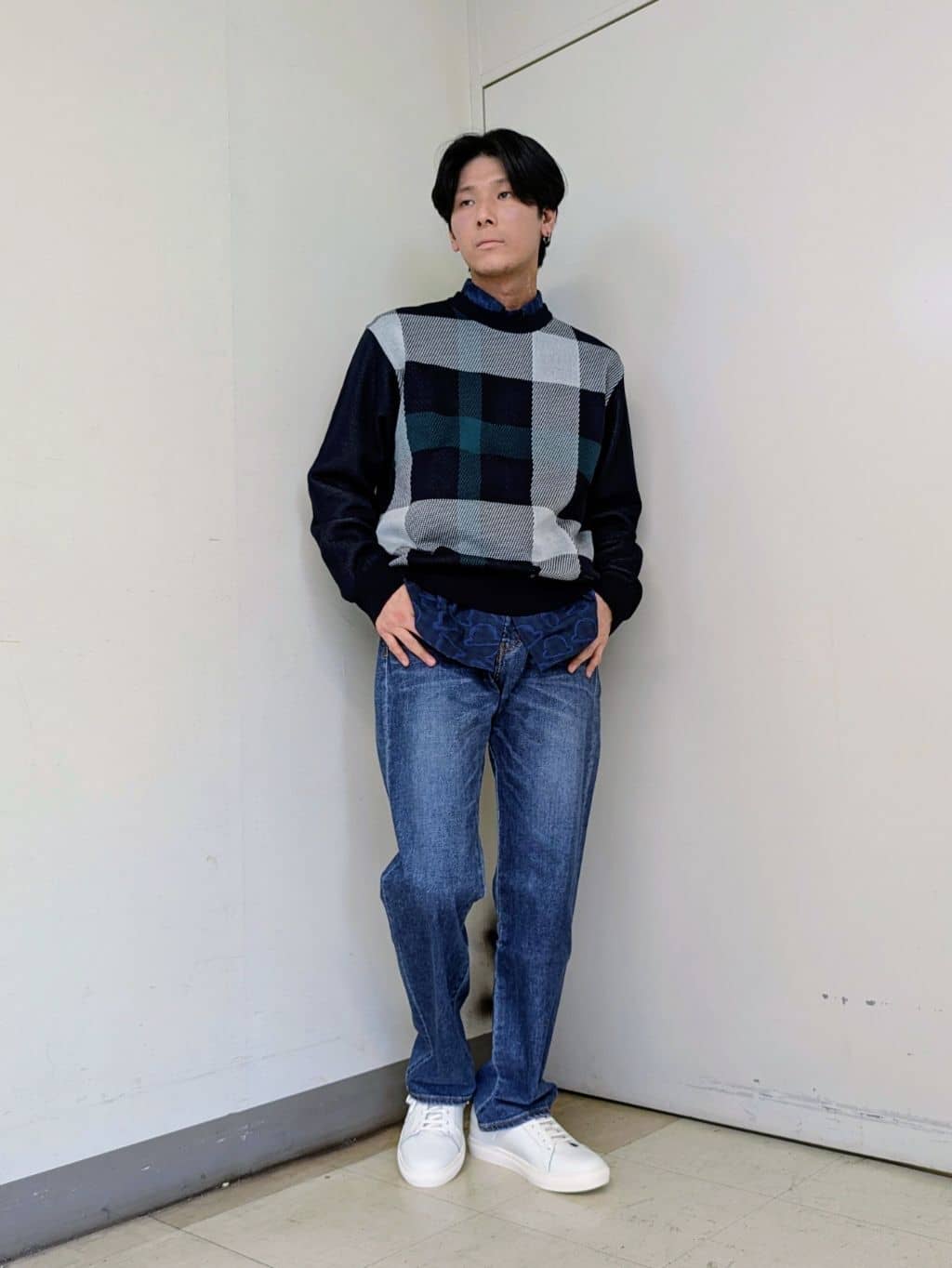 ryoさんの「TAKEO KIKUCHI｜【Made in JAPAN】ビッグチェック＆スライドパズル柄 ニット」を使ったコーディネート