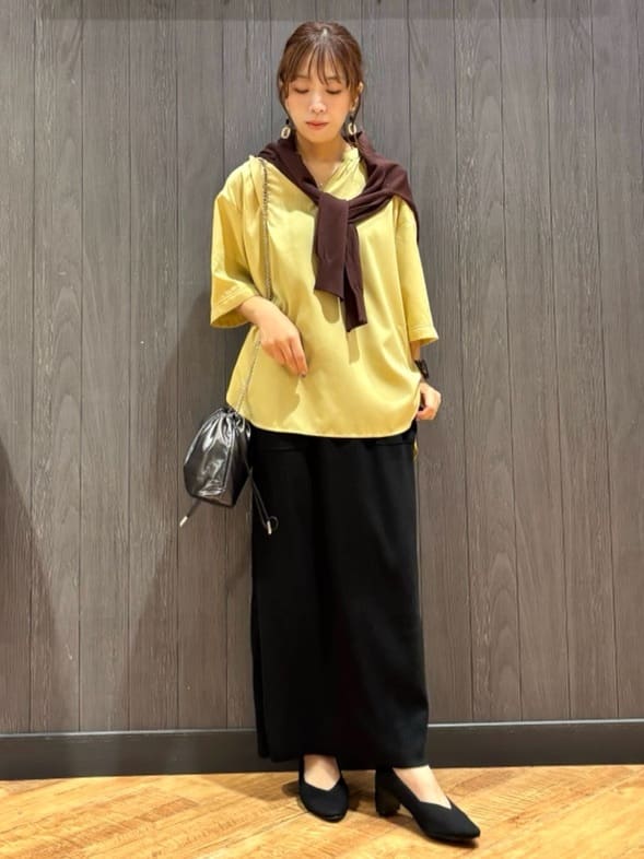 meiさんの「SHOO･LA･RUE｜【洗える/S-LL】上品なラメ使い クルーネック ニットカーディガン」を使ったコーディネート