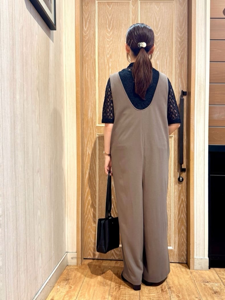 KAORIさんの「SHOO･LA･RUE｜【前後2WAY/洗える】さらっと着られるサロペット」を使ったコーディネート