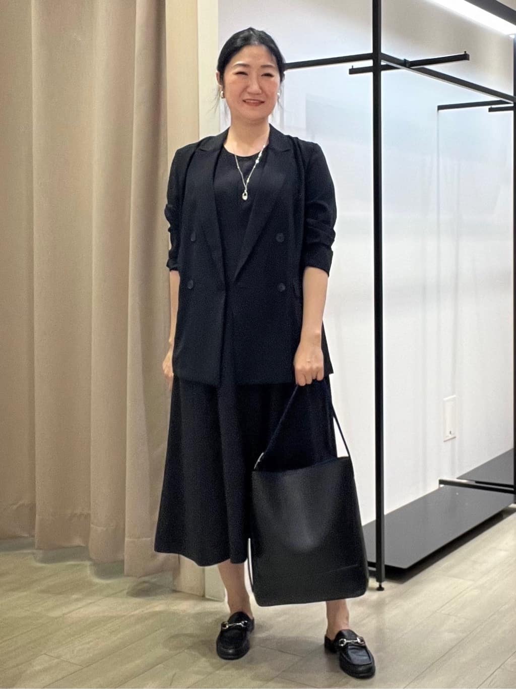 TOMOMIさんの「INDIVI｜【美シルエット】ノースリーブワンピース」を使ったコーディネート
