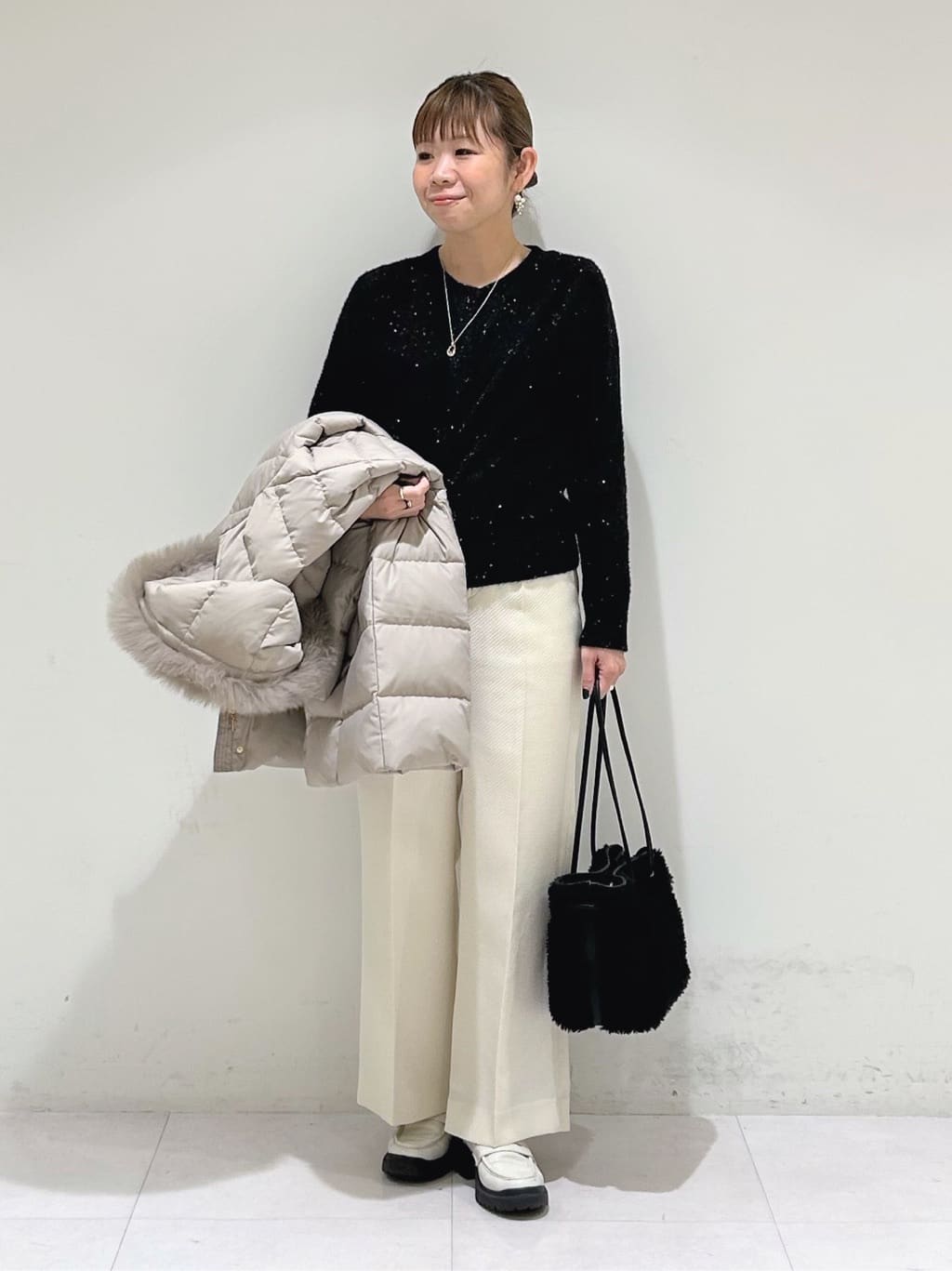 tsuyuさんの「INDIVI｜【名品／撥水／抗菌防臭】ロング丈リサイクルダウンコート」を使ったコーディネート