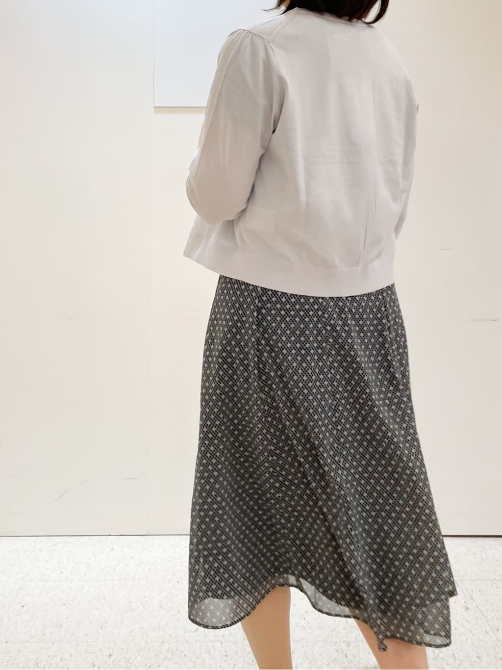 めいさんの「Reflect｜【二の腕さりげなくカバー】バンドカラーブラウス」を使ったコーディネート