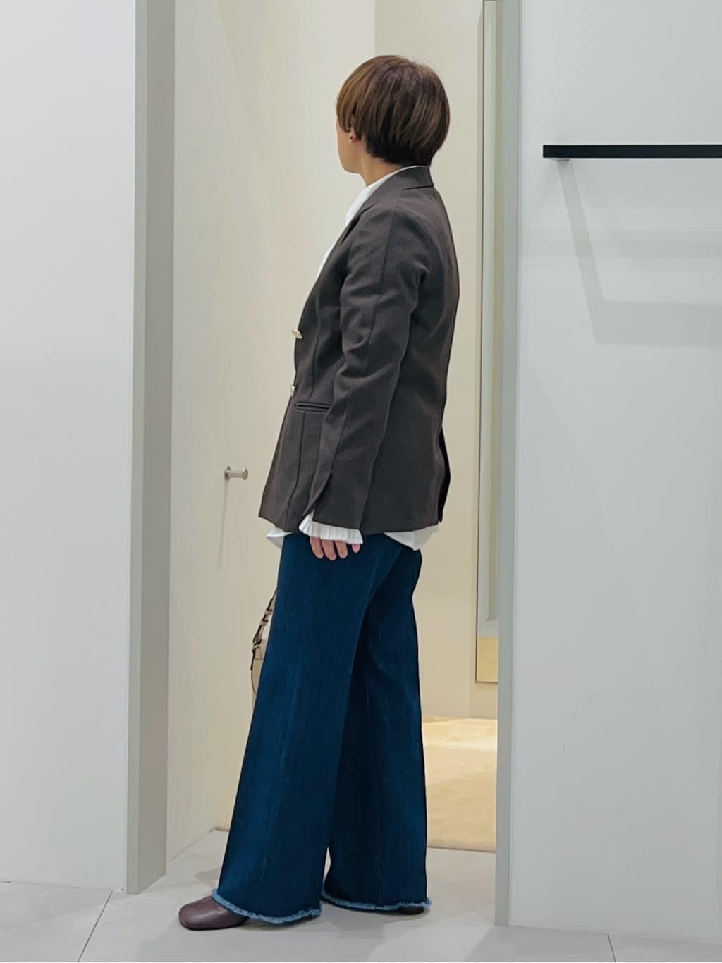 タナさんの「THE SHOP TK｜【今羽織るなら】ダブルブレストジャケット【セットアップ可/洗える】」を使ったコーディネート