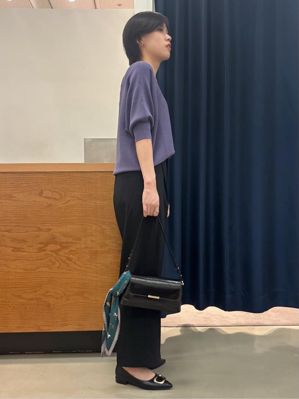 しばさんの「THE SHOP TK｜【美脚見え】タックワイドパンツ【セットアップ可】」を使ったコーディネート