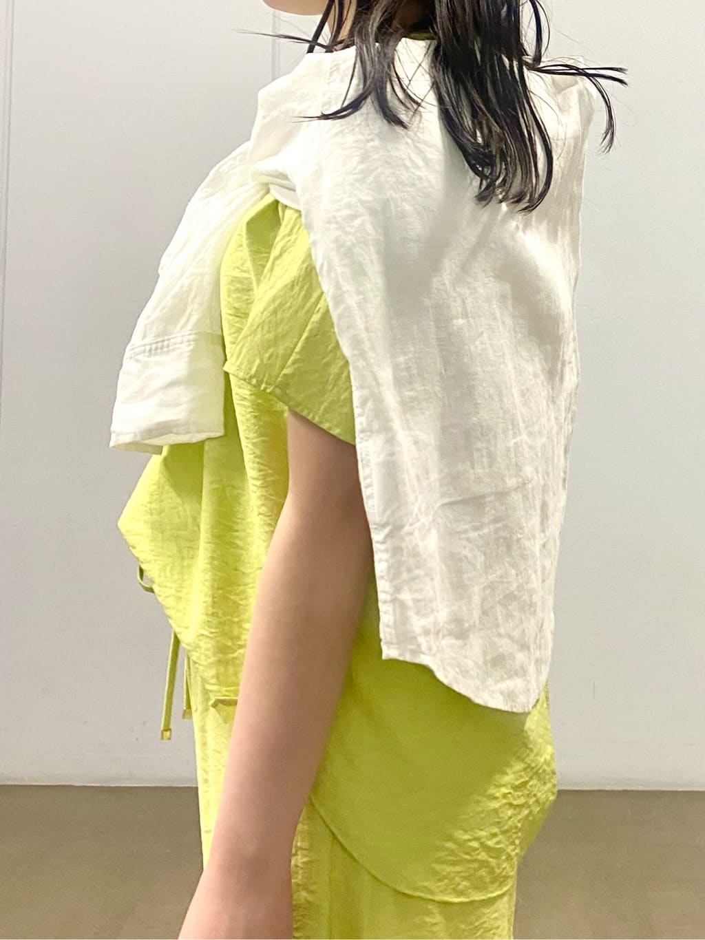 misakiさんの「INDIVI｜【洗える／UVケア／SETUP可能】ドロストワイドパンツ」を使ったコーディネート
