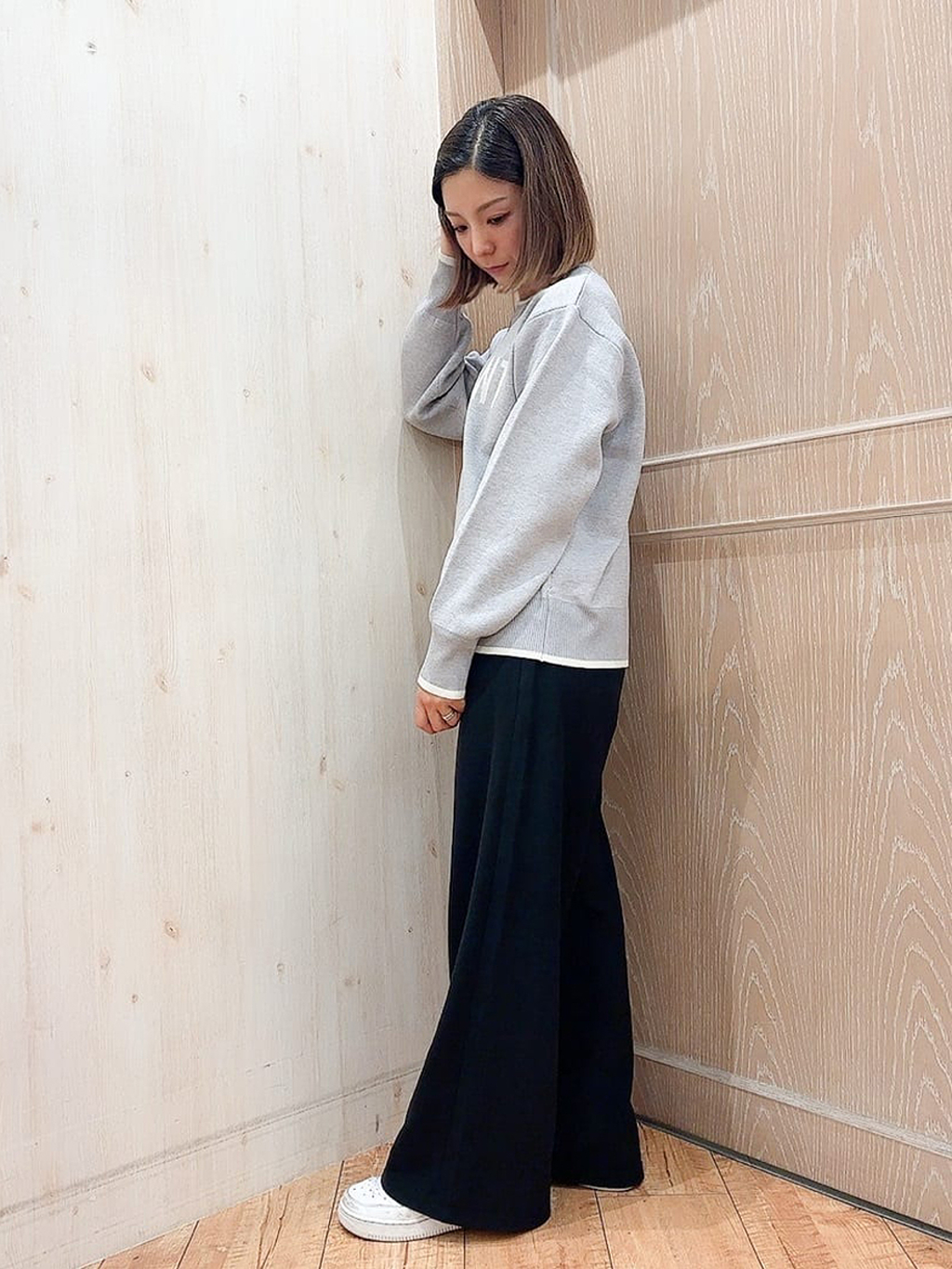 もえさんの「SHOO･LA･RUE｜【S-LL/体型カバー】上品なとろみが魅力 イージーワイドパンツ」を使ったコーディネート