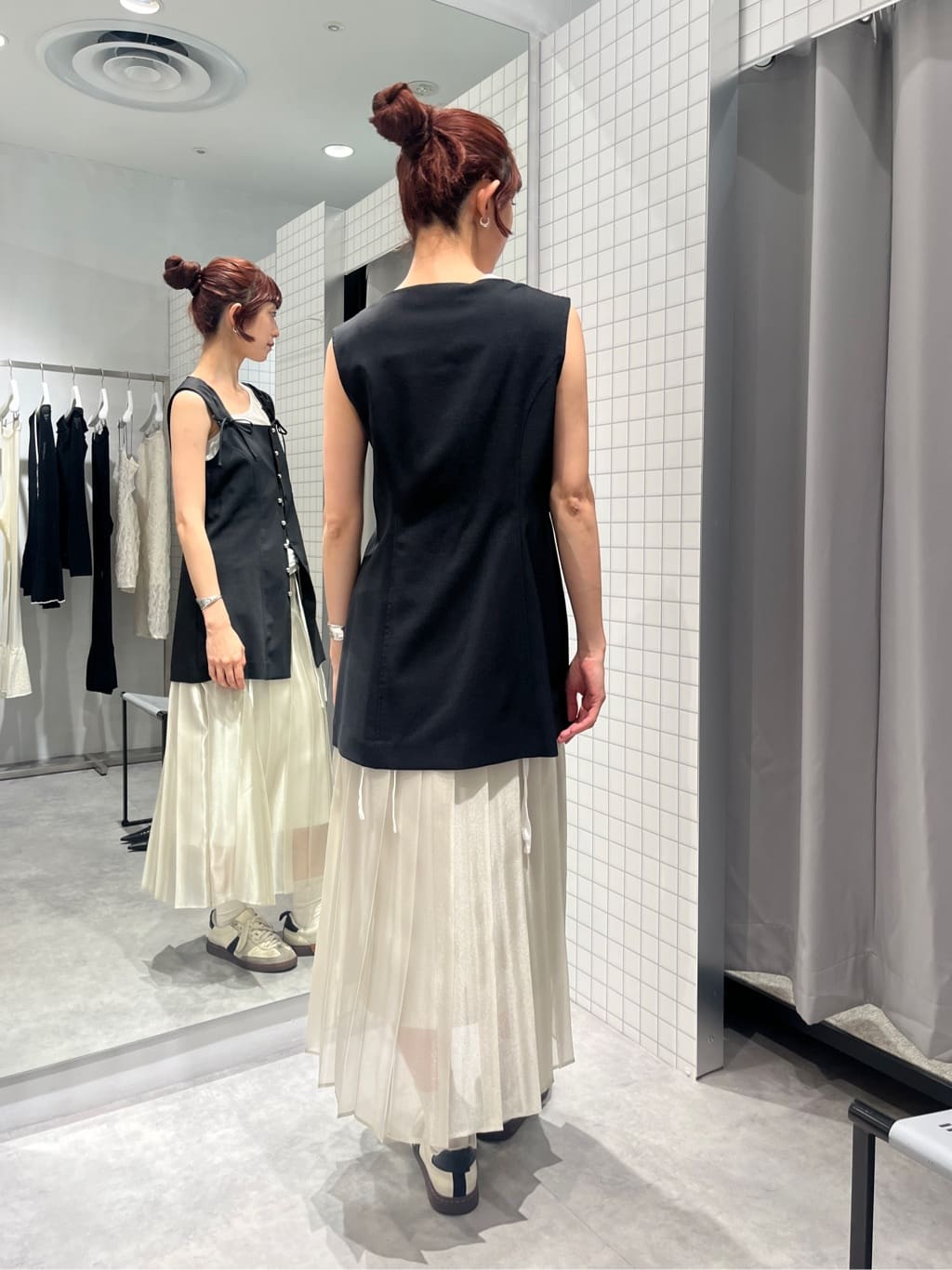 Rielさんの「CODE A｜shiny sheer pleated skirt」を使ったコーディネート
