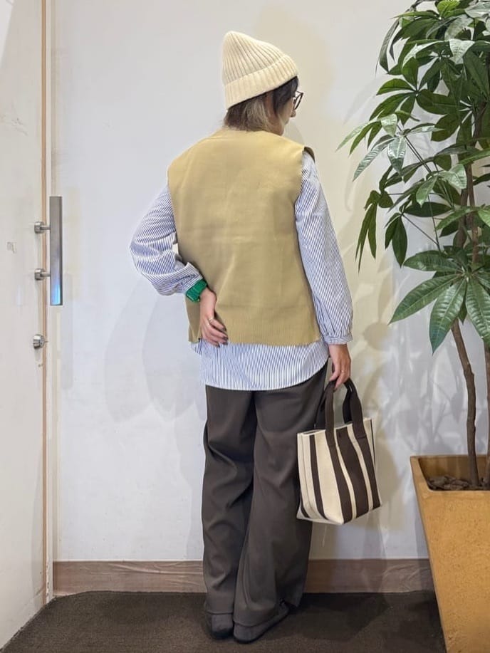 misakiさんの「SHOO･LA･RUE｜【S-LL/2点セット】着回し自在 ニットベスト＋フレアブラウス」を使ったコーディネート
