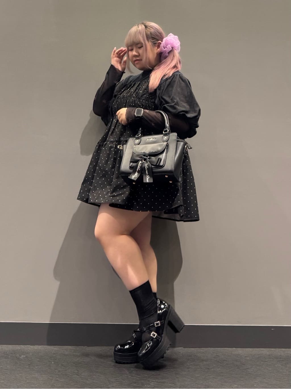 sayakaさんの「ESPERANZA｜厚底キラキラダブルストラップパンプス」を使ったコーディネート