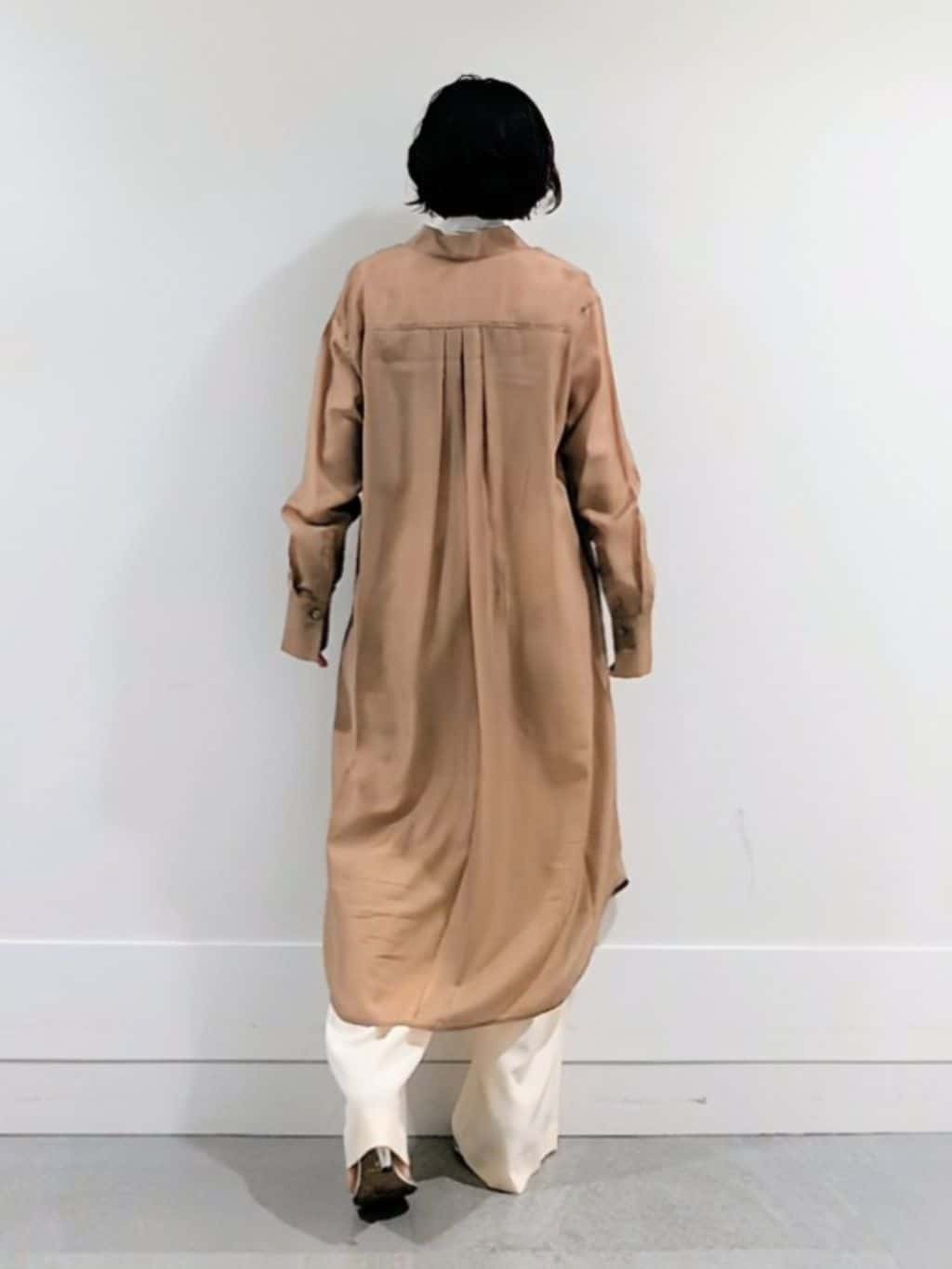 ミズタさんの「UNTITLED｜【ニットと重ね着に/前開きボタン】シアーロングシャツ」を使ったコーディネート
